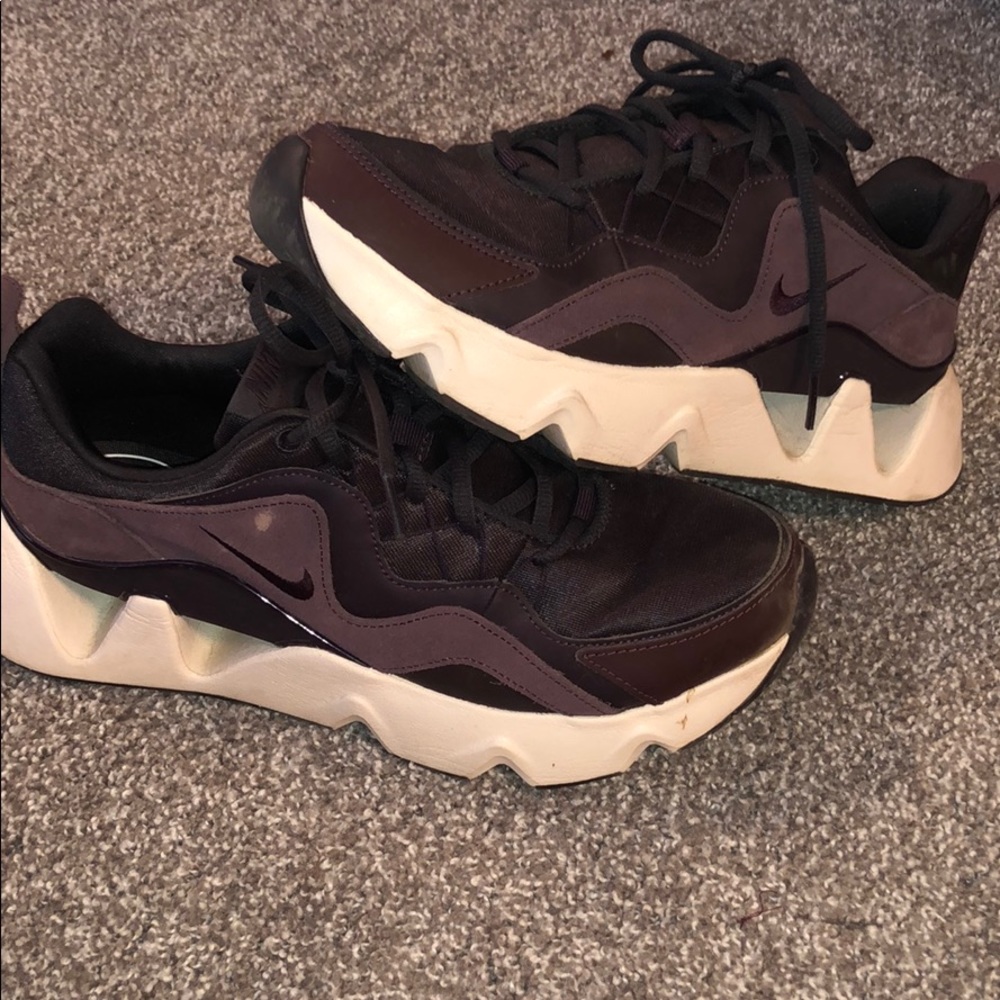 Burgundy Nike RYZ Sneakers